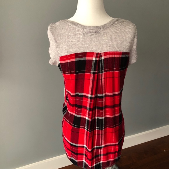 Almost Famous Clothing Gray Top with Plaid Back - Picture 2 of 2